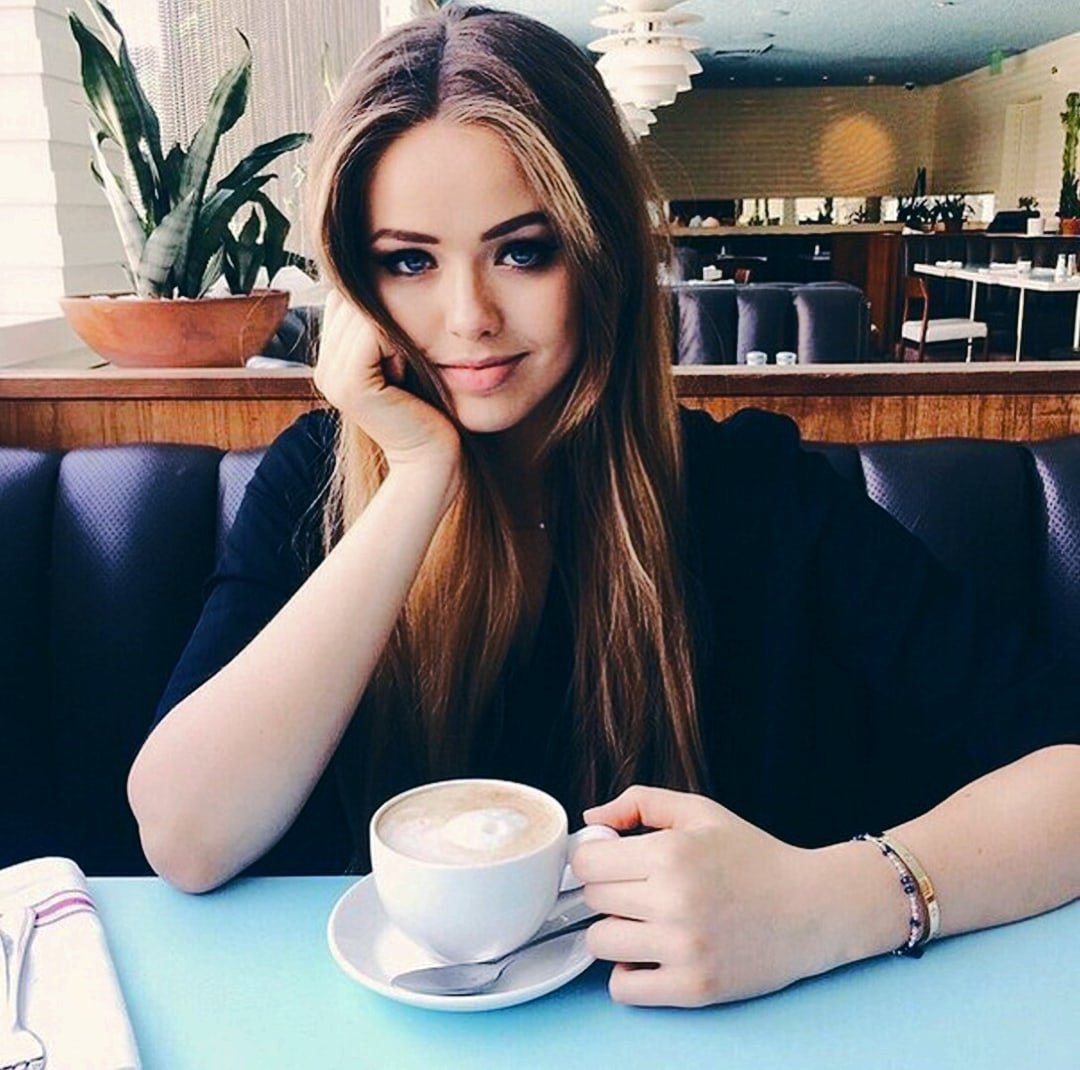 Кристина Базан шатенка