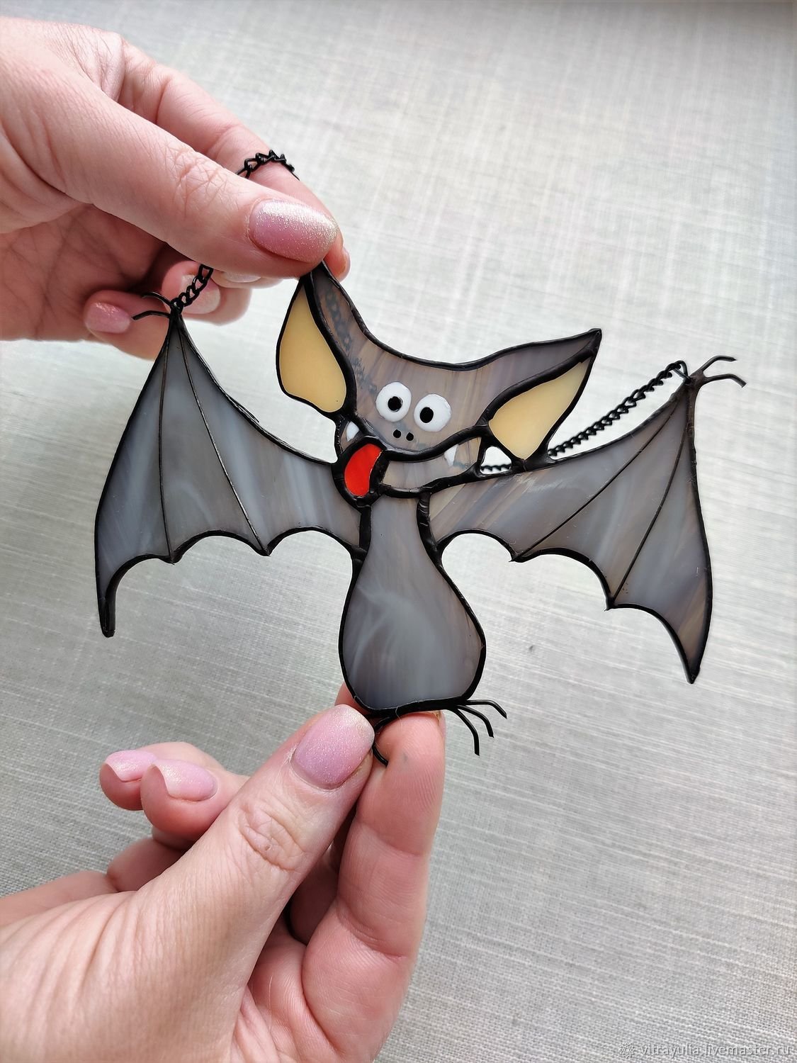 Ручная летучая мышь