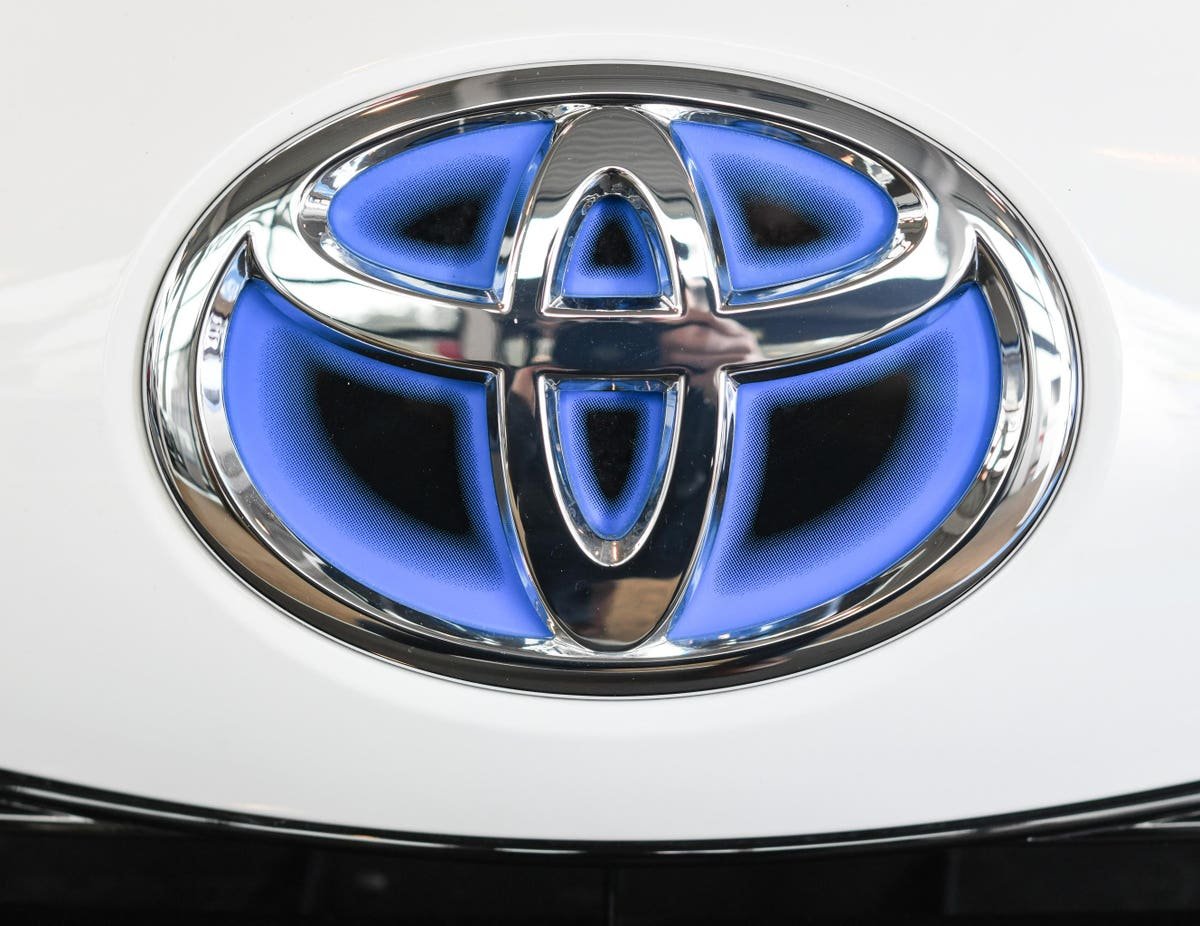 Гибрид Тойота лого. Toyota Hybrid Emblem. Значок Тойота гибрид. Логотип Toyota Prius Hybrid. Символ гибридов