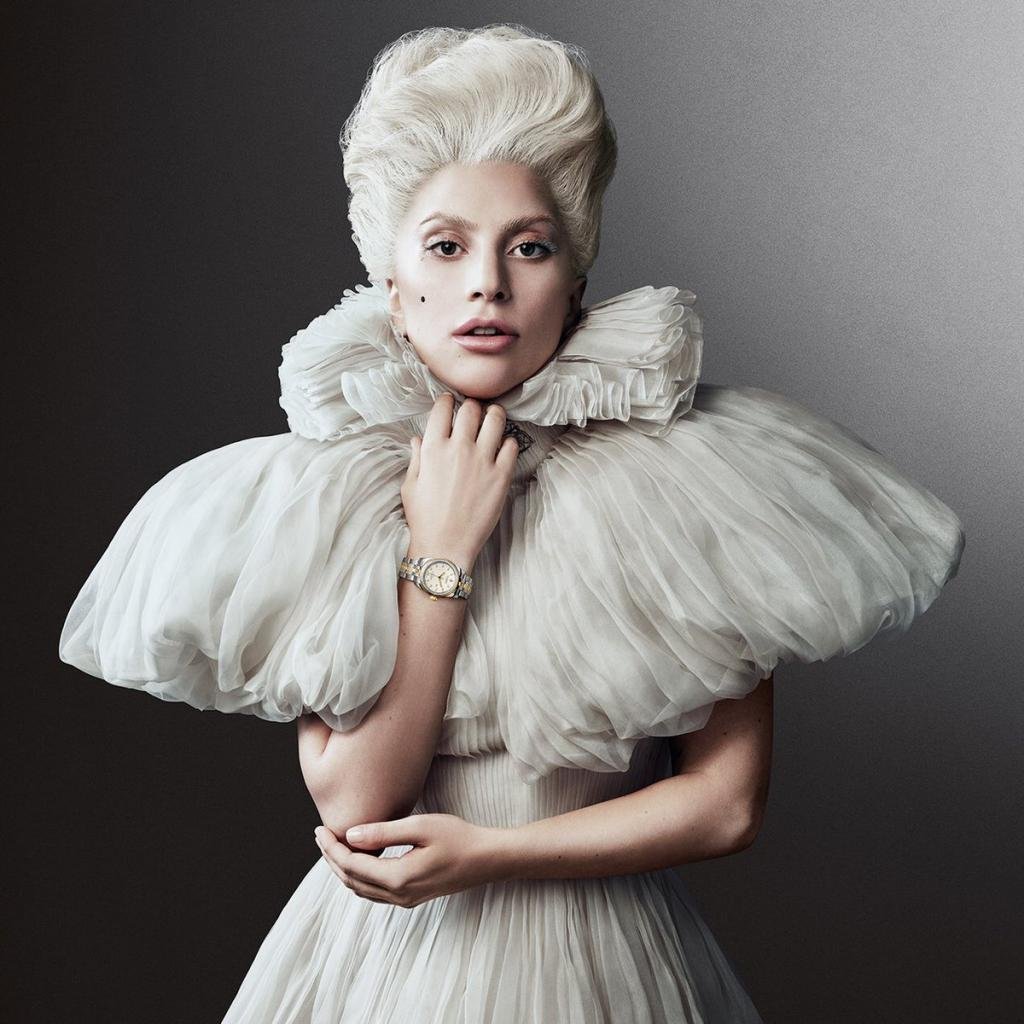 Лидия Вележева соломенная шляпка