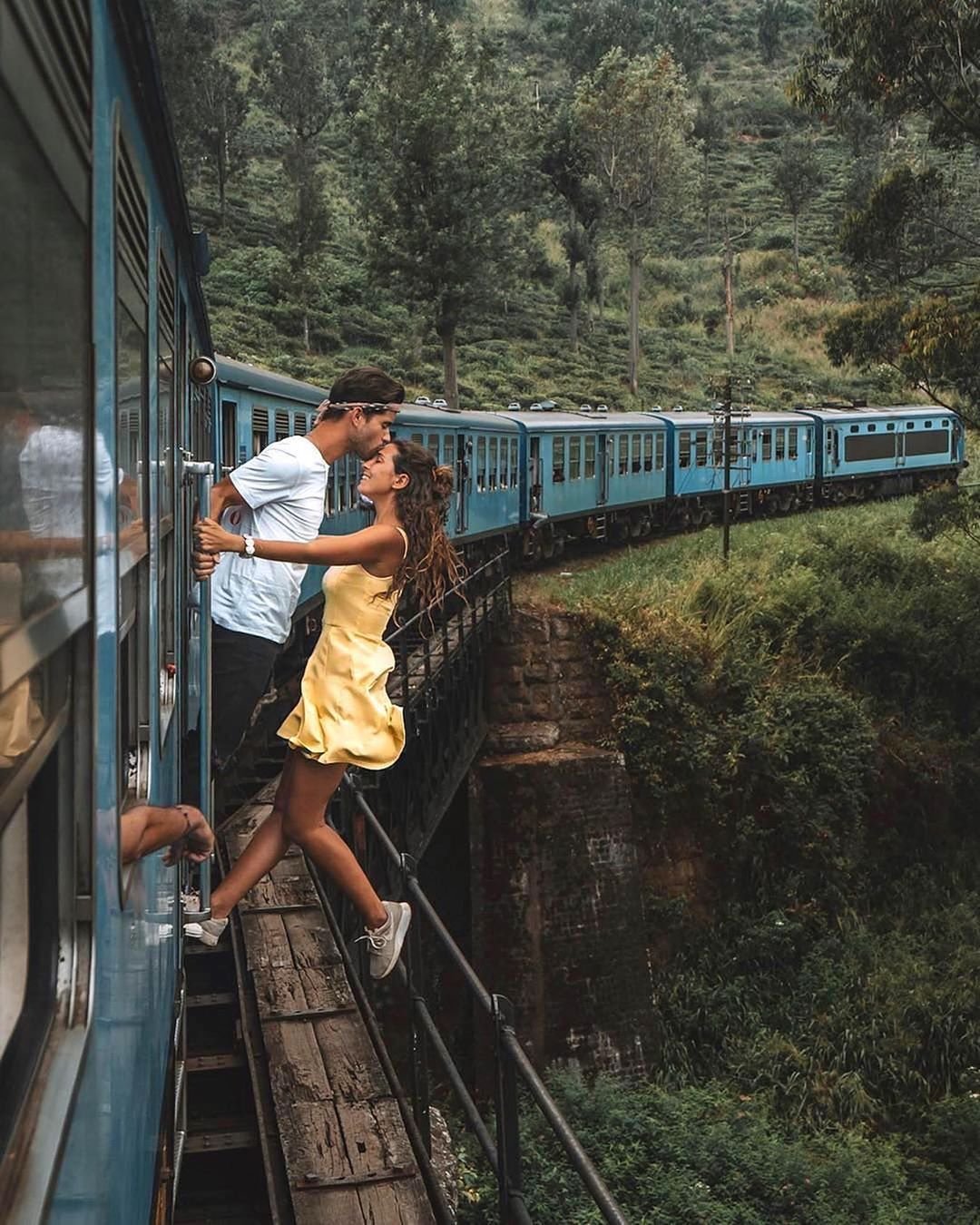 Девушка в поезде