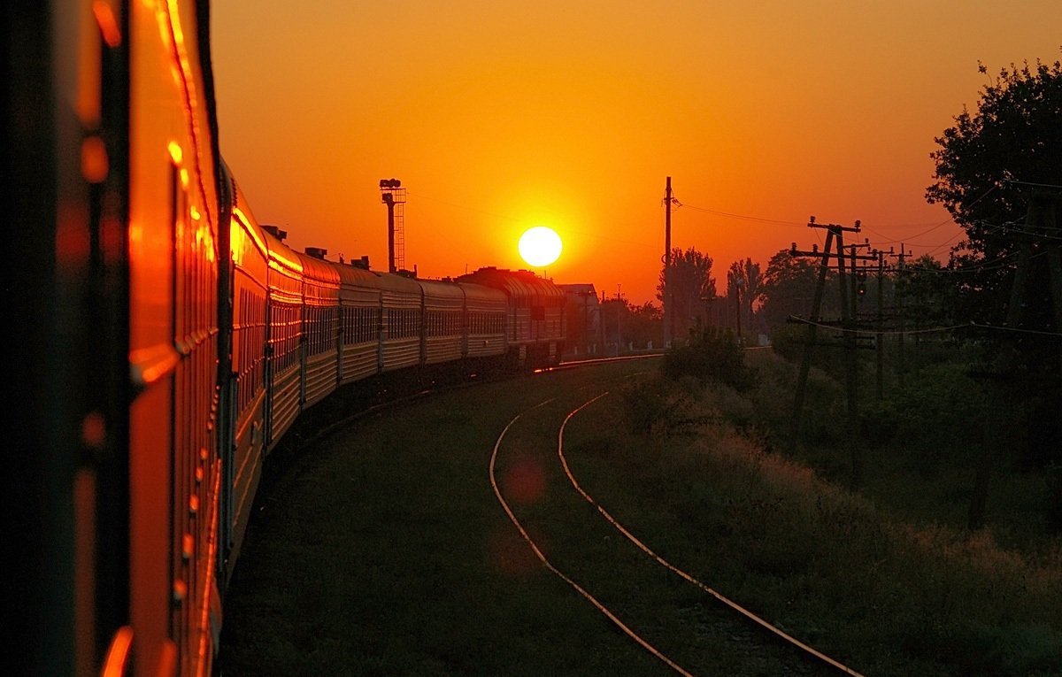 Поезд уходящий вдаль