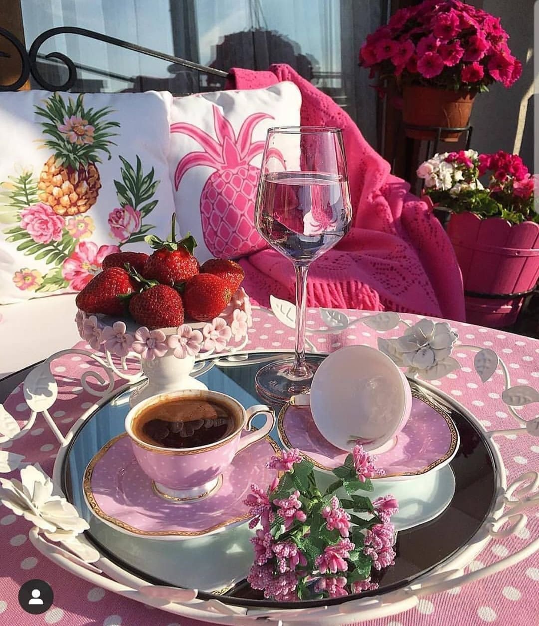 Сервировка кофейного столика