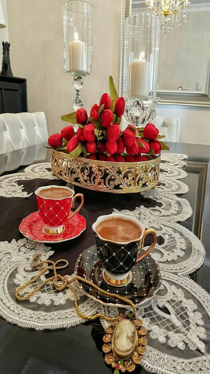 Красивый чайный стол