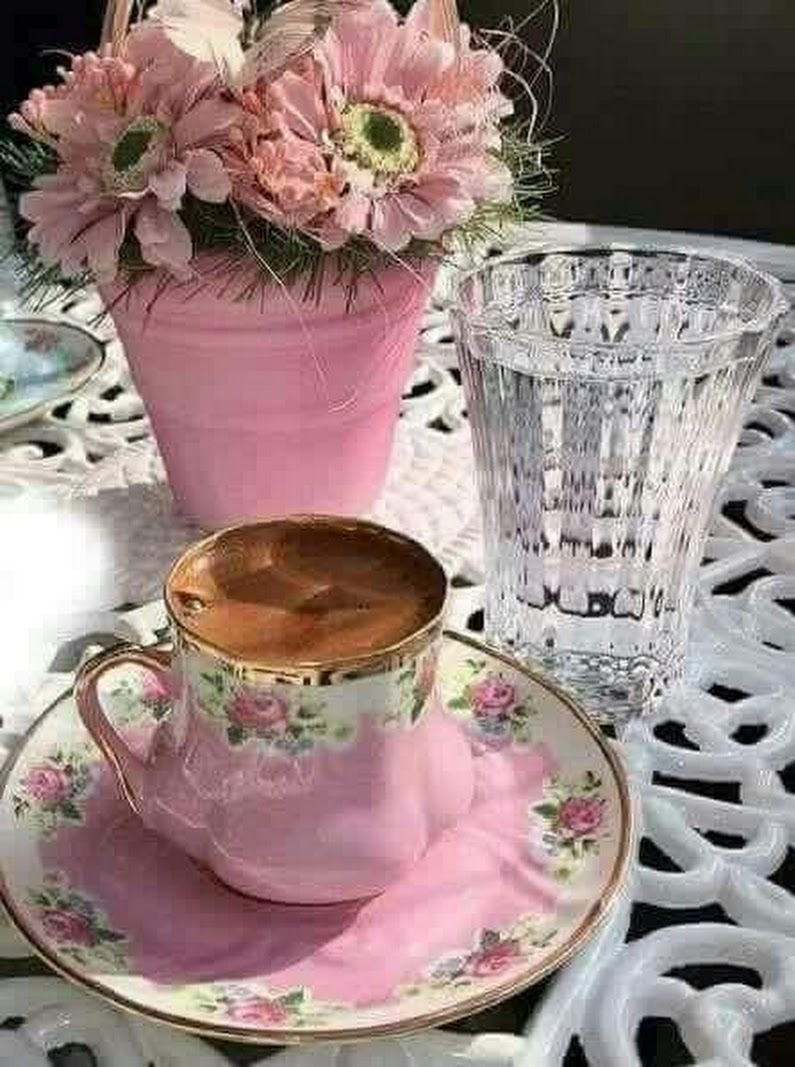 Кофе в розовых тонах