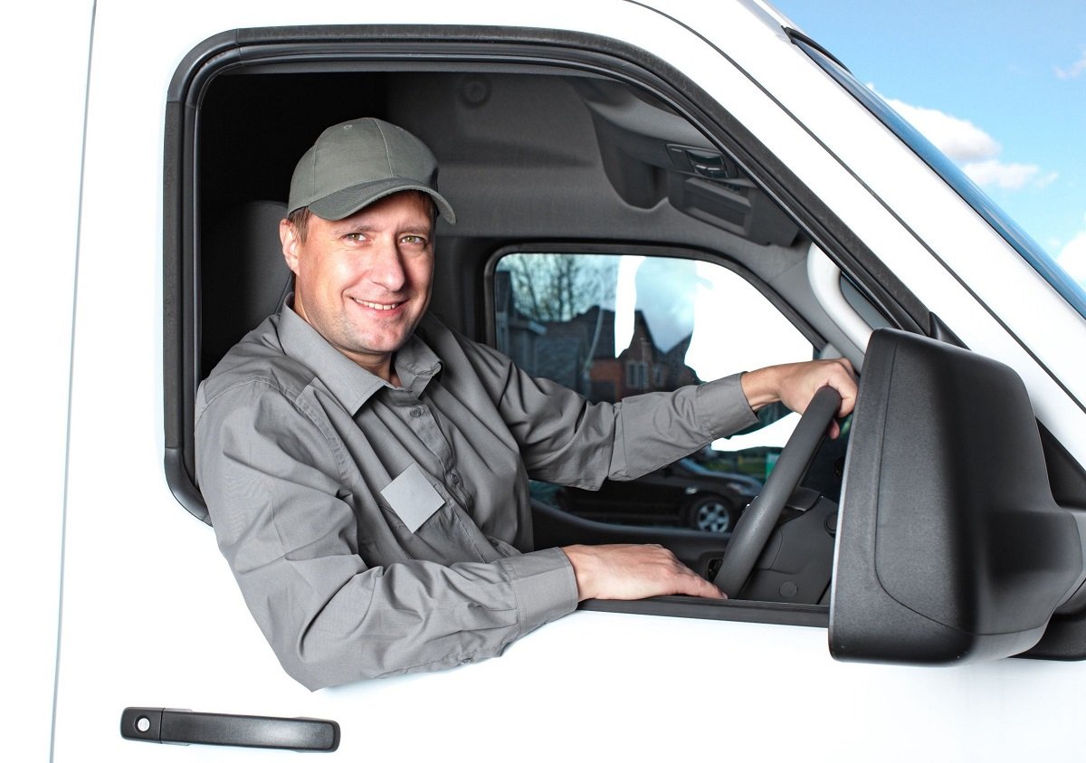 Шофер за рулем