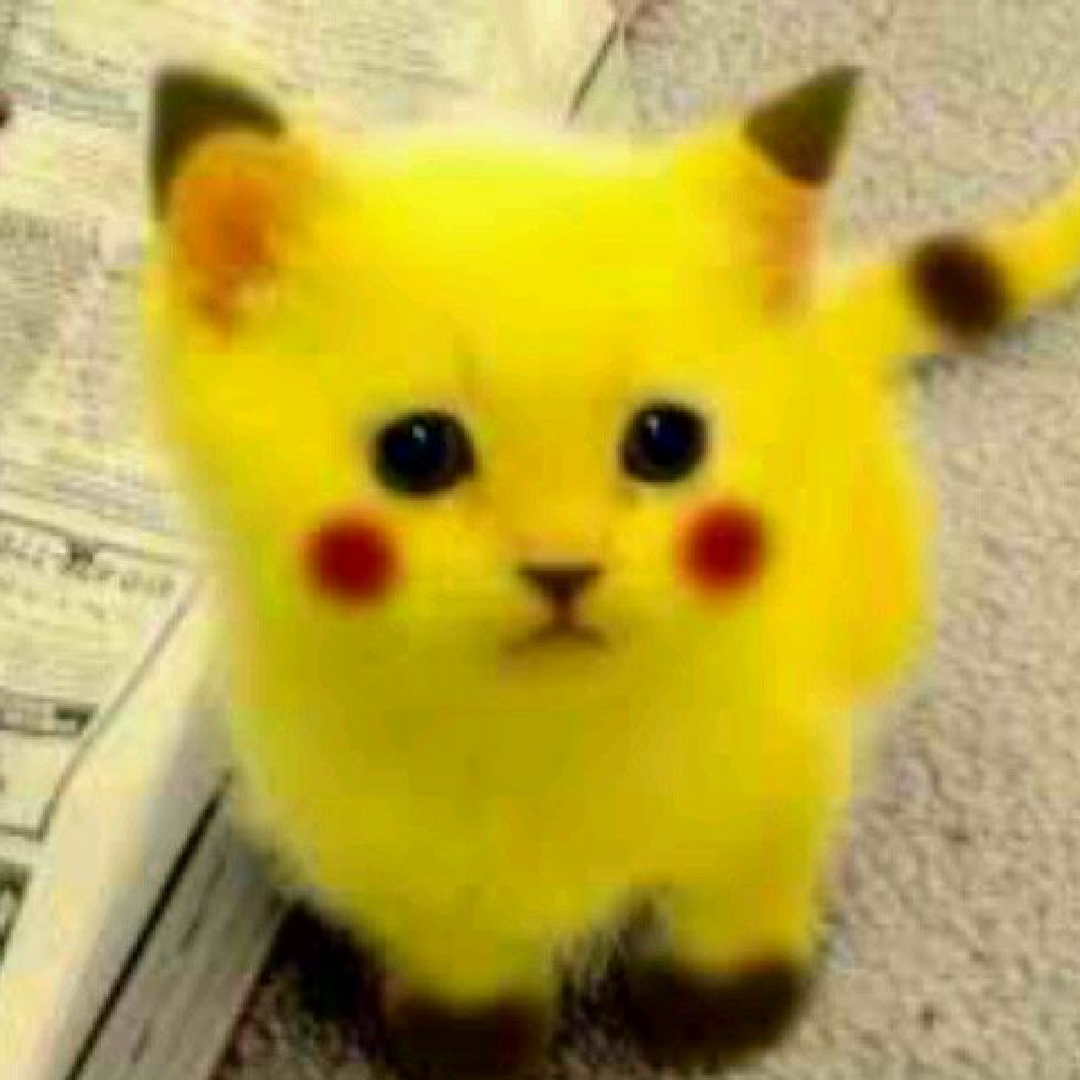 Человек в костюме пика