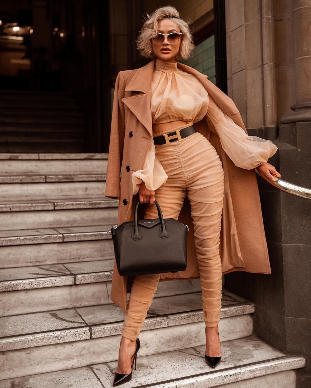 Красивая женская одежда