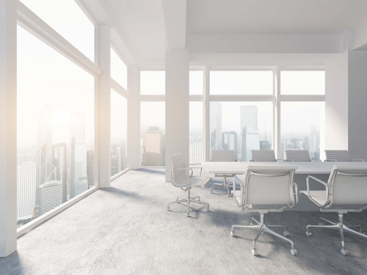 Офис в белых тонах