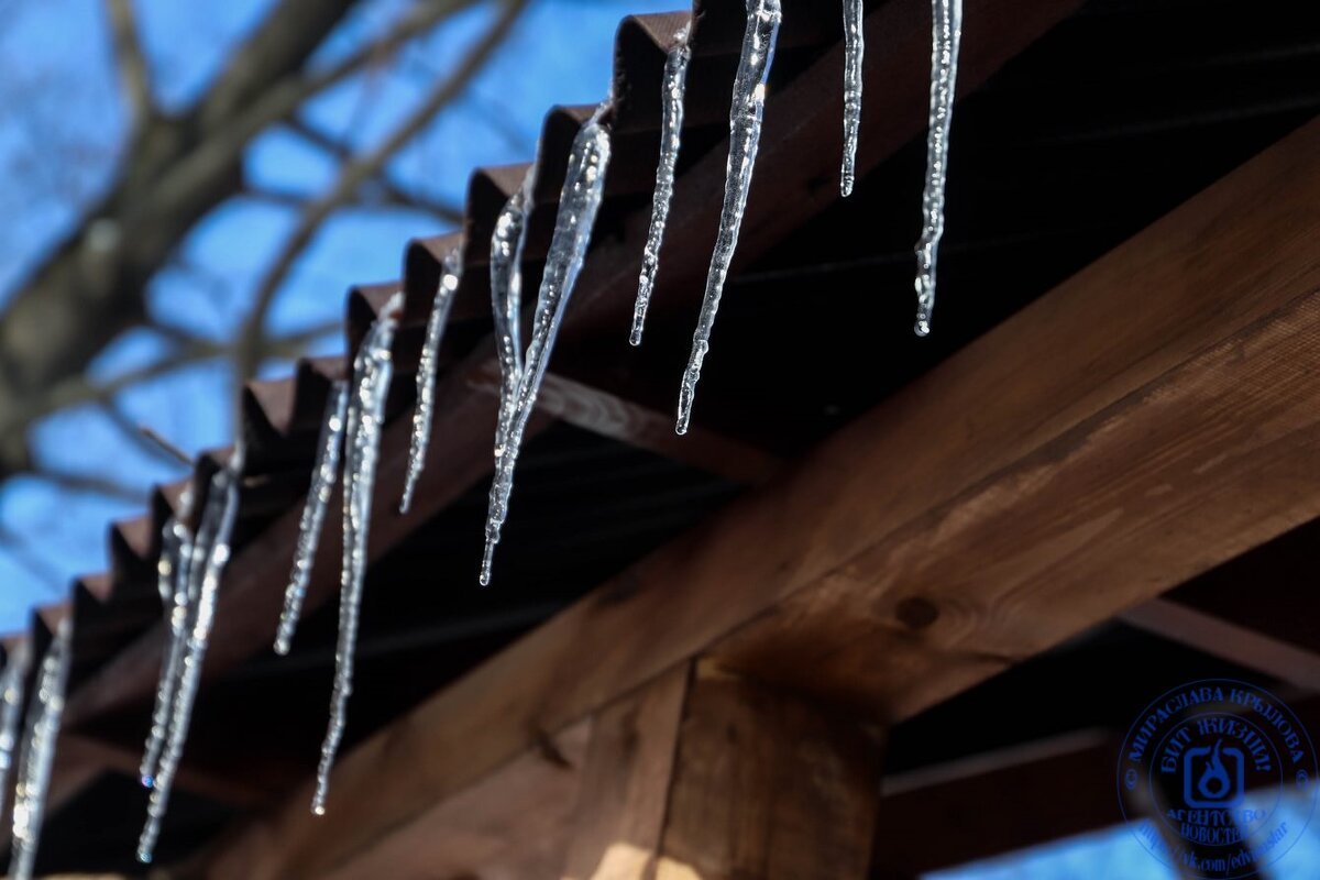 Весенние сосульки