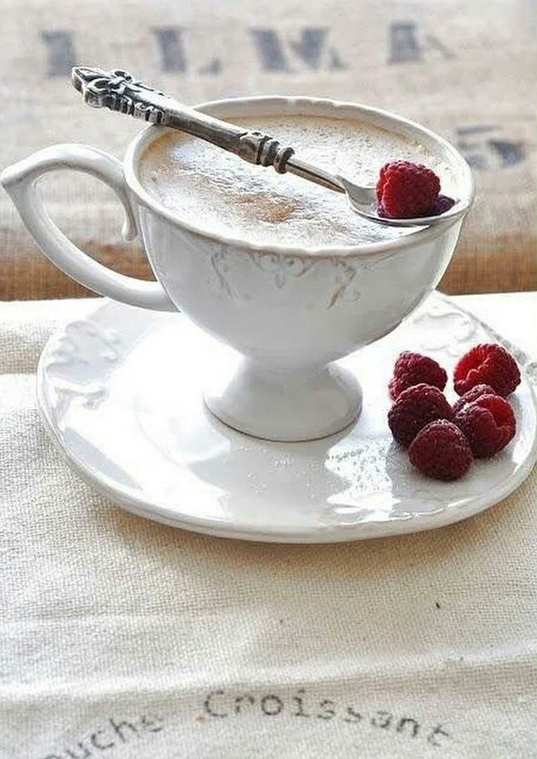 Доброе утро с малиной и кофе