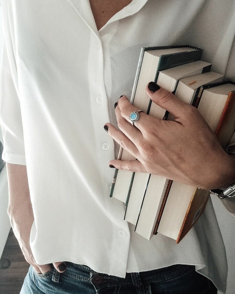 Необычные фотосессии с книгами