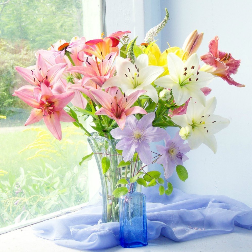 Букет лилий с днем рождения