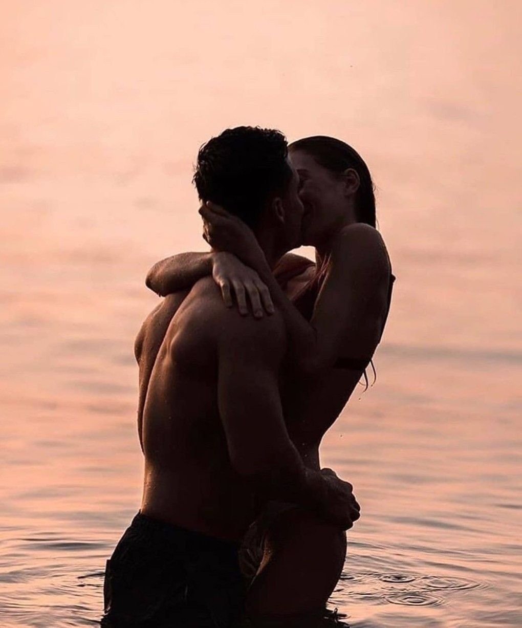 Пара влюбленных страсть