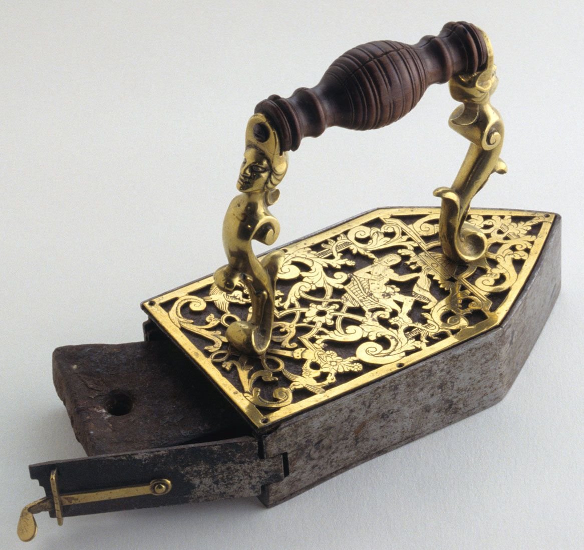 Утюг в старину