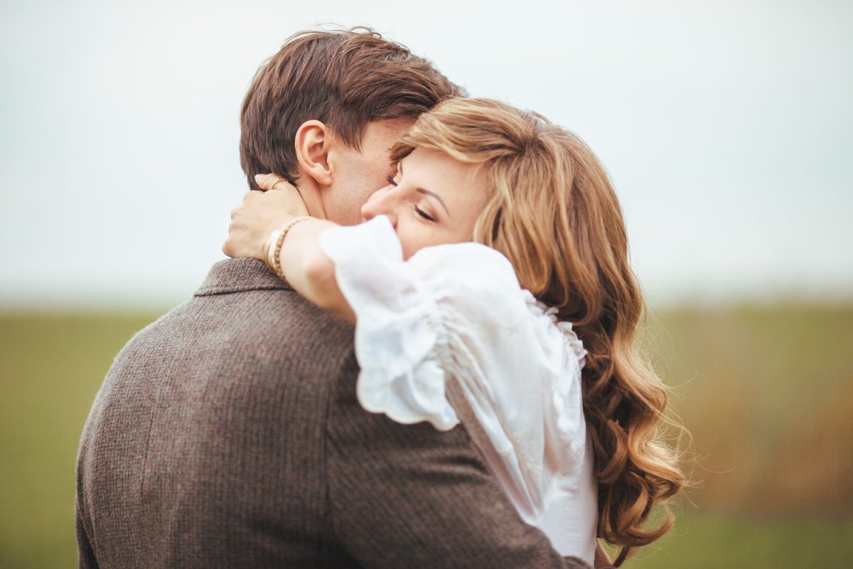 Объятия влюбленных