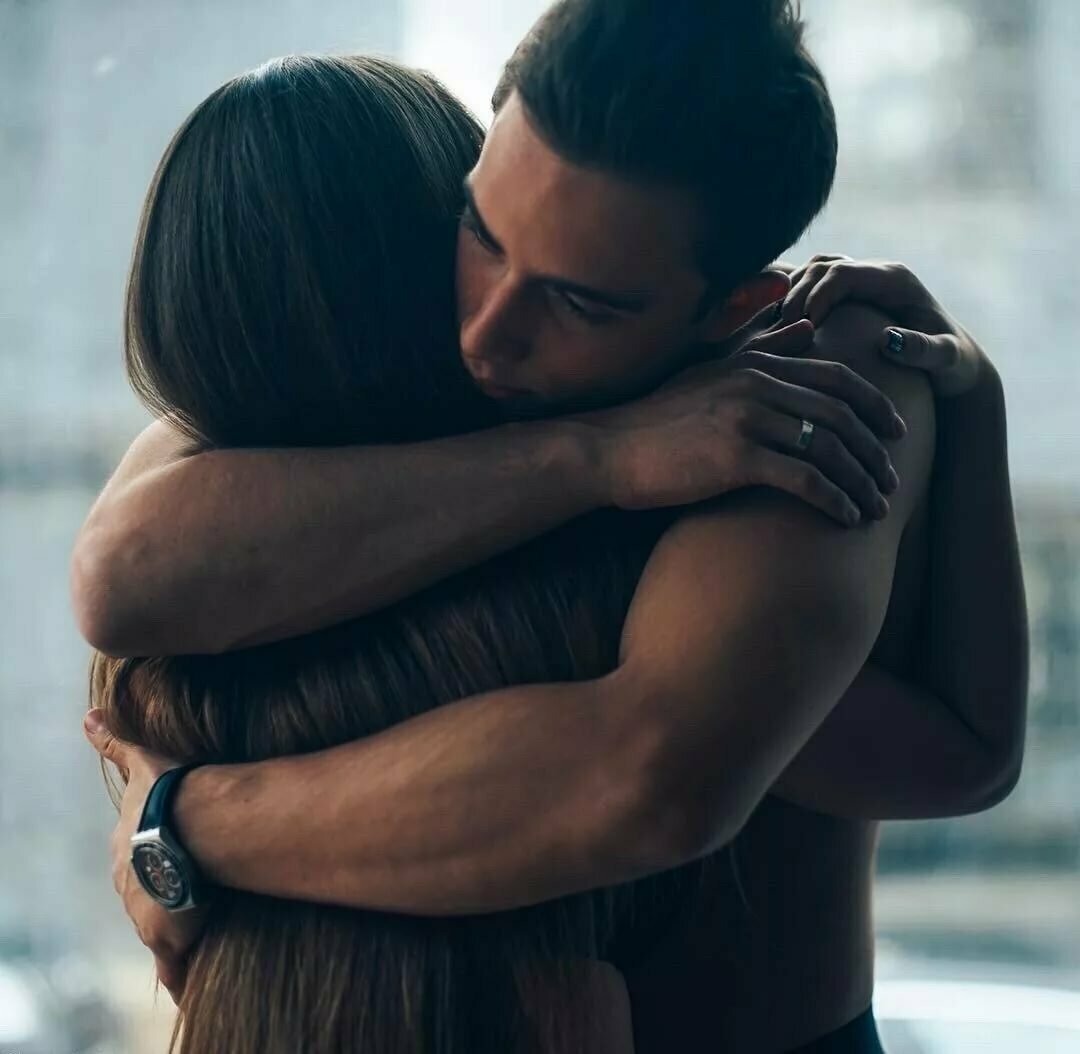 Объятия влюбленных