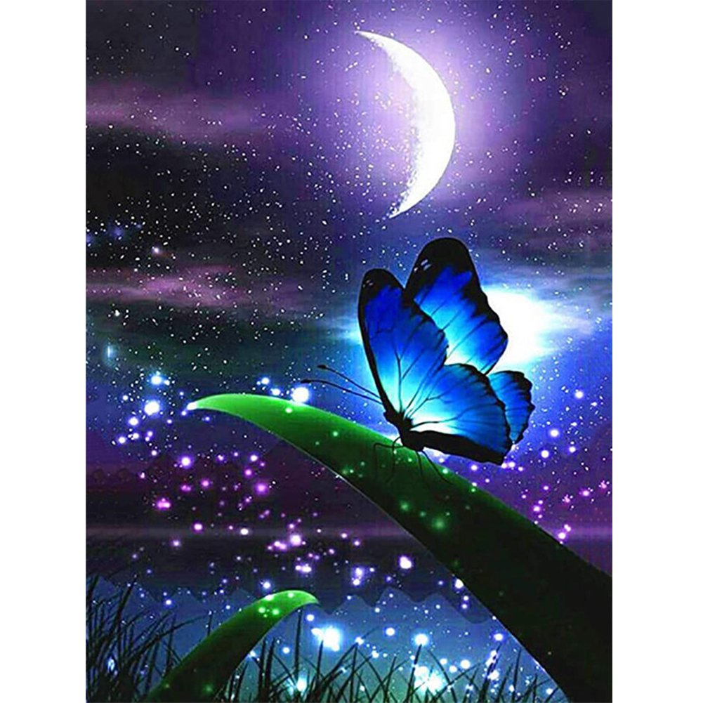 Неоновые бабочки на черном фоне