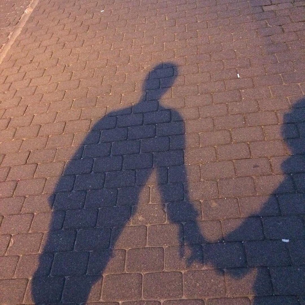 Девушка в тени без лица