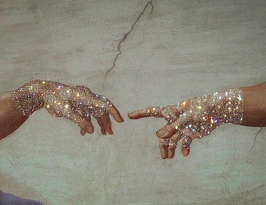 Эстетика блесток на руках