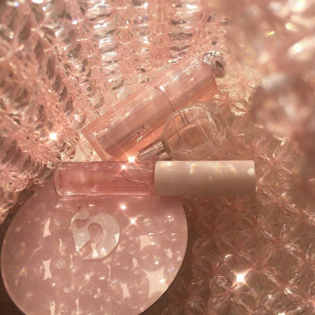 Эстетика розового с блестками