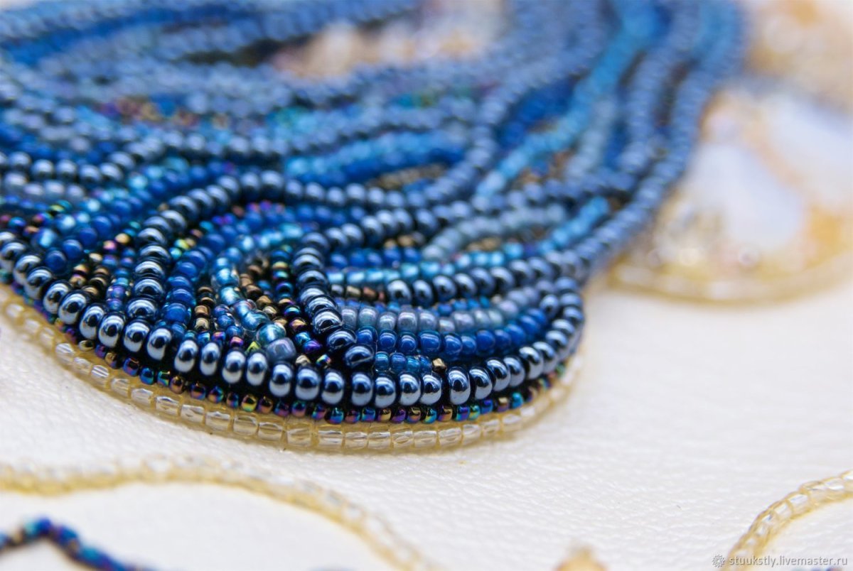 Вышивка стеклярусом на одежде