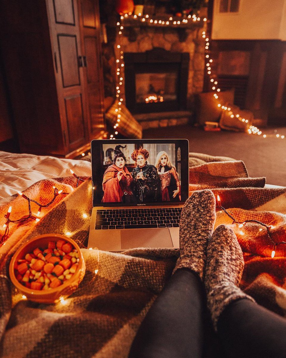 Уютный вечер дома с любимым