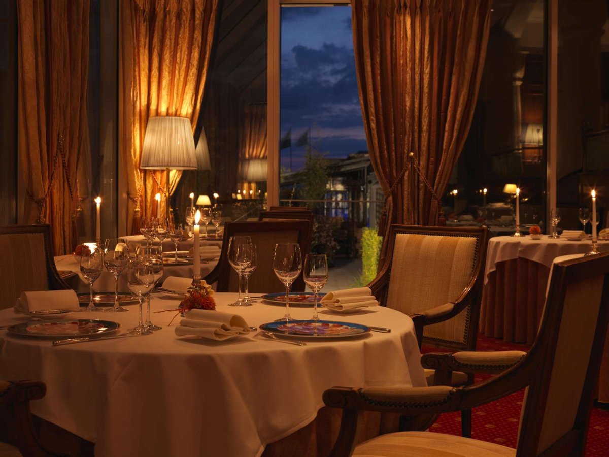 Вечерний ресторан