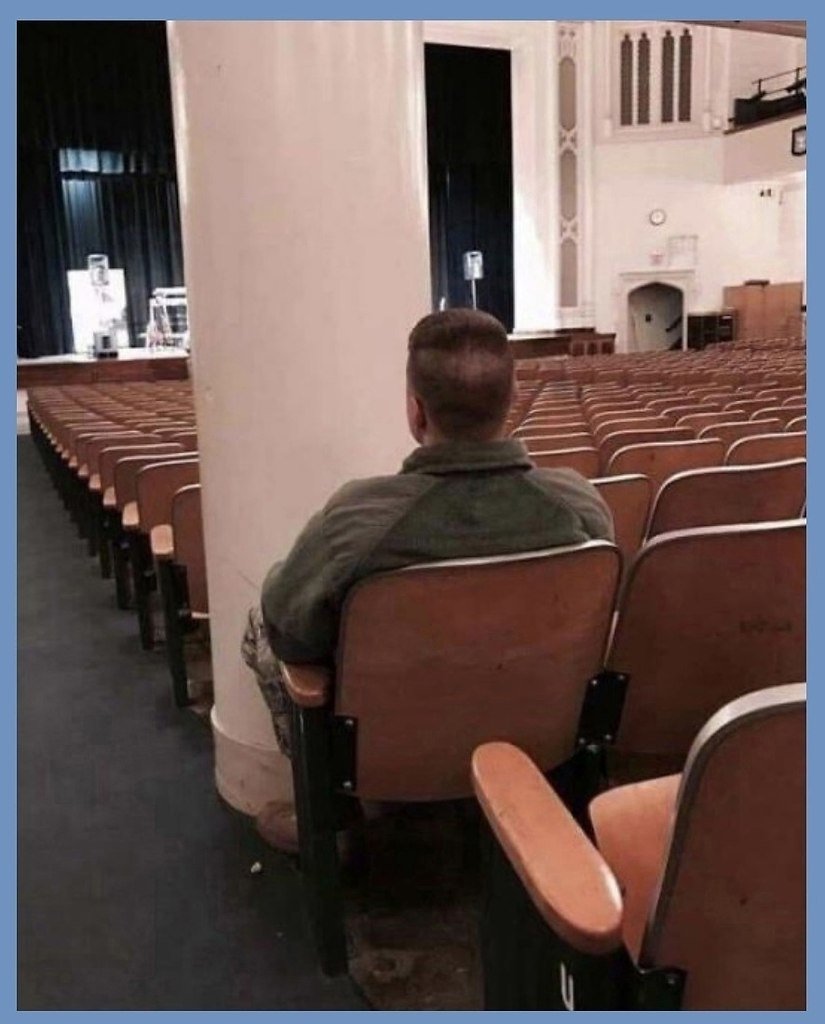 Место в театре за колонной