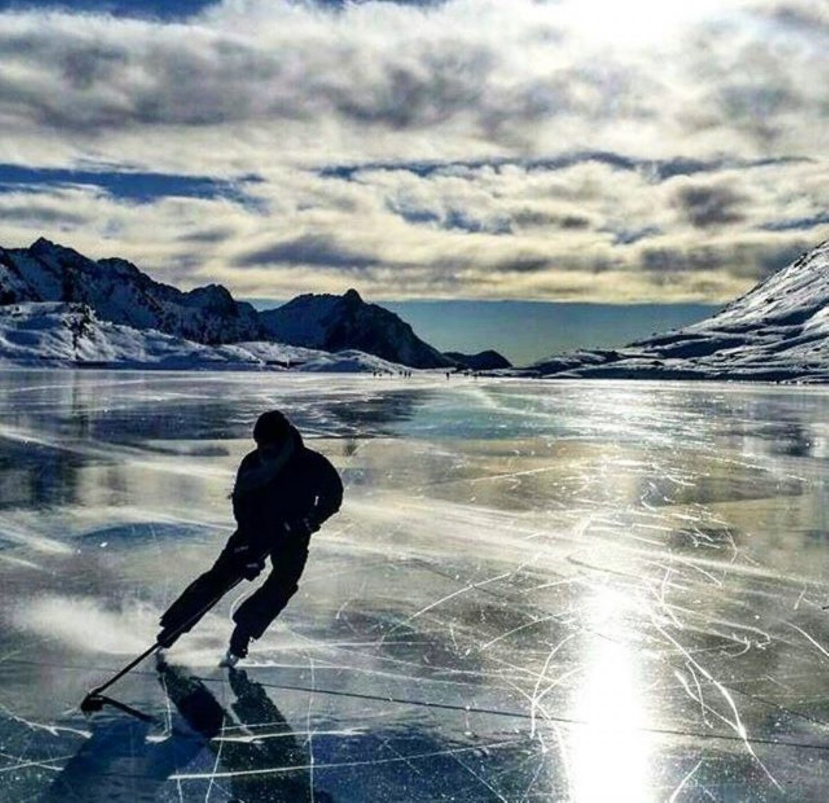 Хоккей на озере