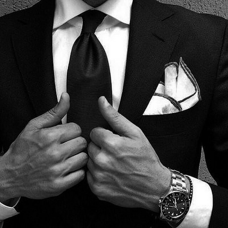 Мужчина в галстуке