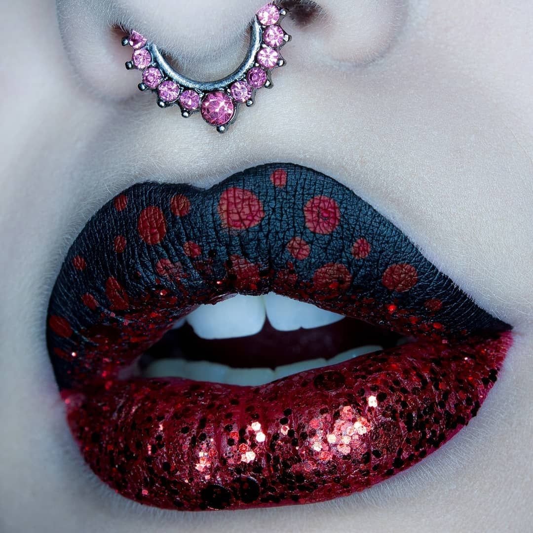 Макияж арт красные губы