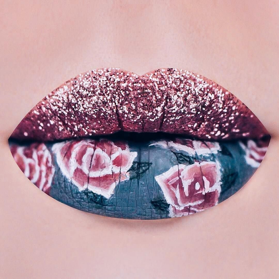Необычная помада на губах