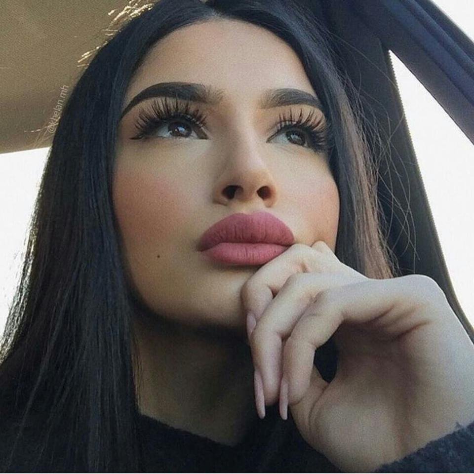 Красивые губы девушек