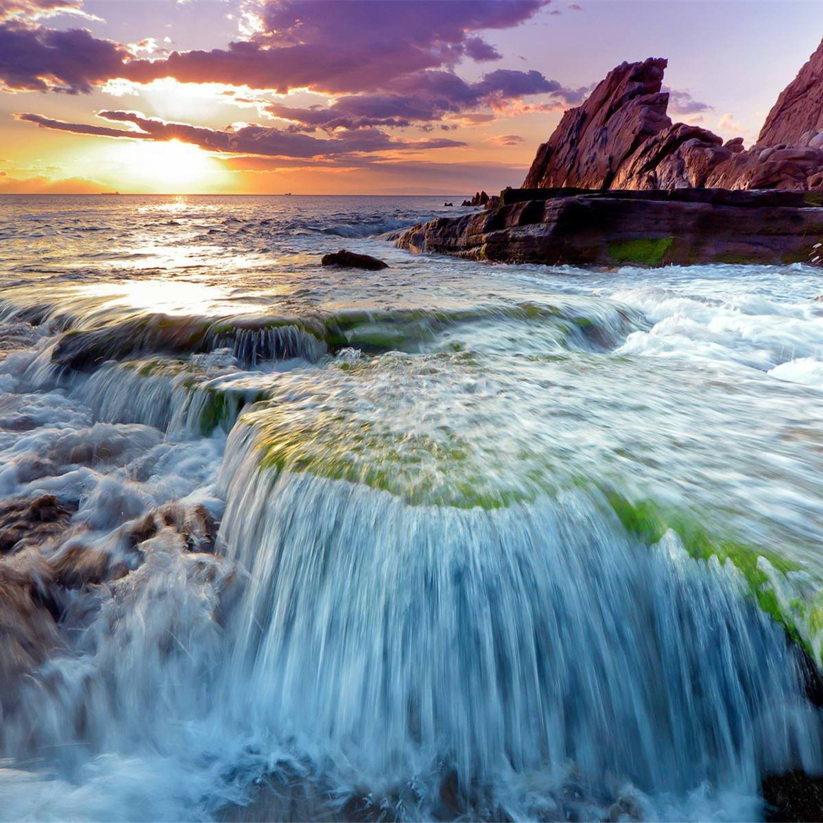 Голубое прозрачное море