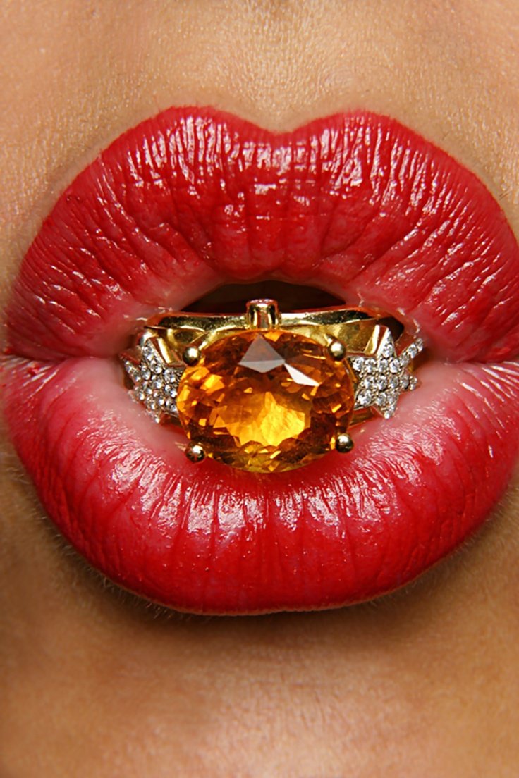 Радужные губы