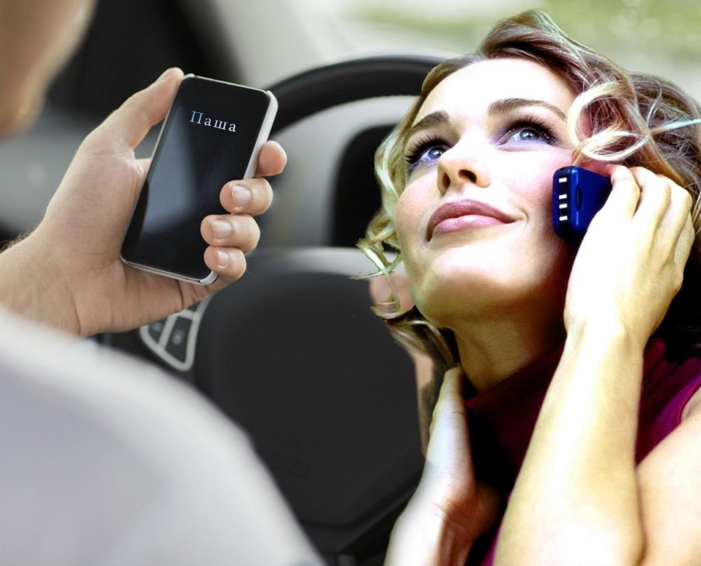 Кот с телефонной трубкой