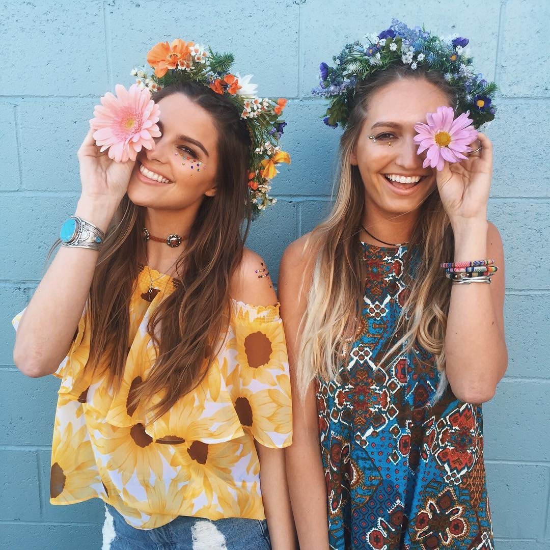 Букет и ноги