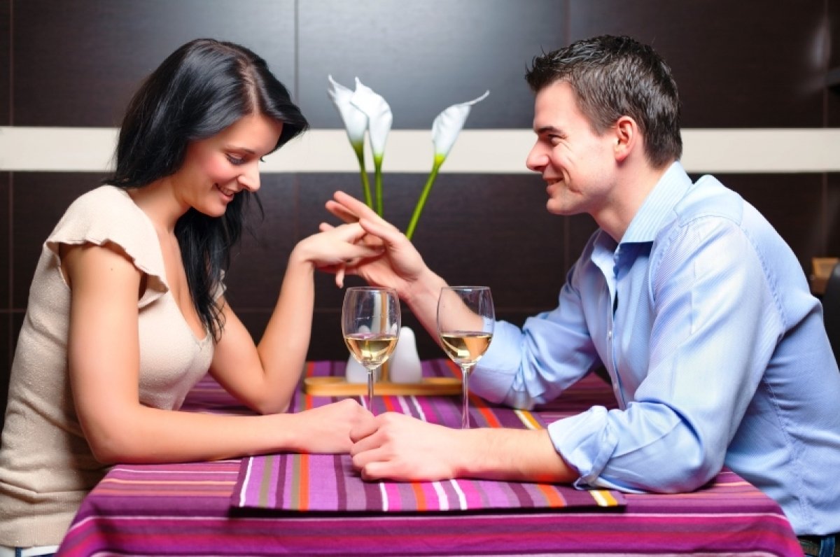 Мужчина и женщина на свидании