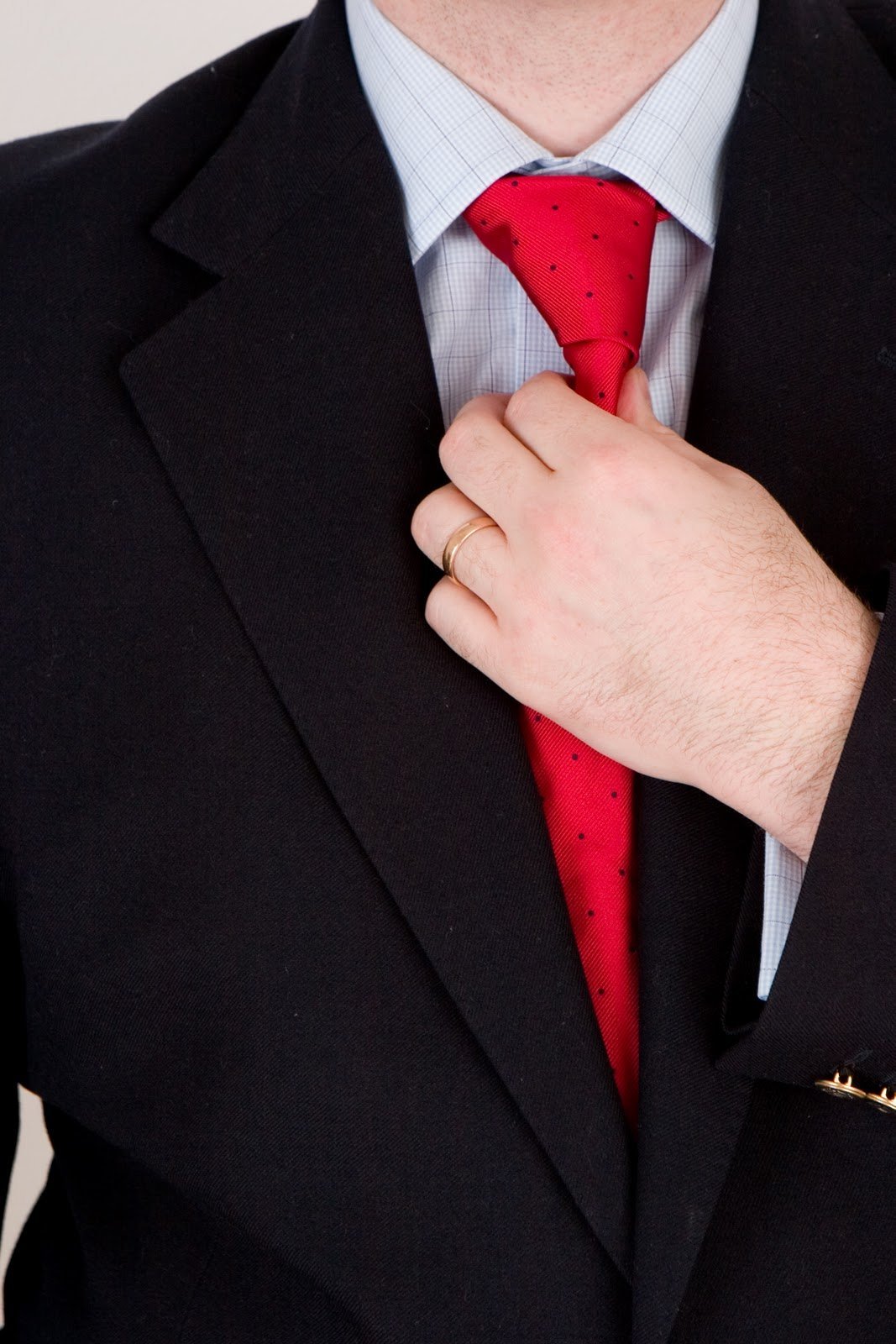 Белая рубашка с красным галстуком для фотошопа