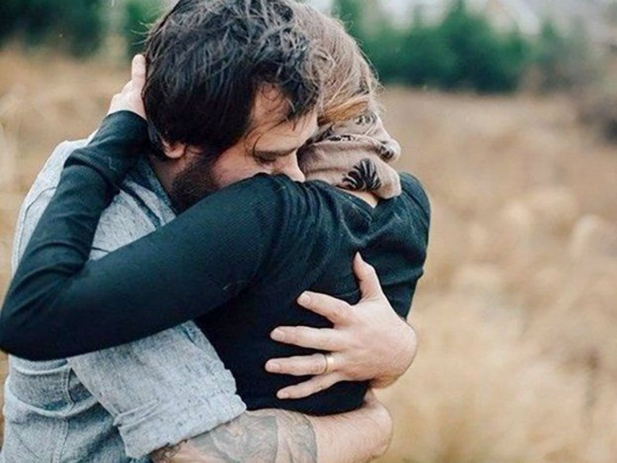 Обнимашки людей