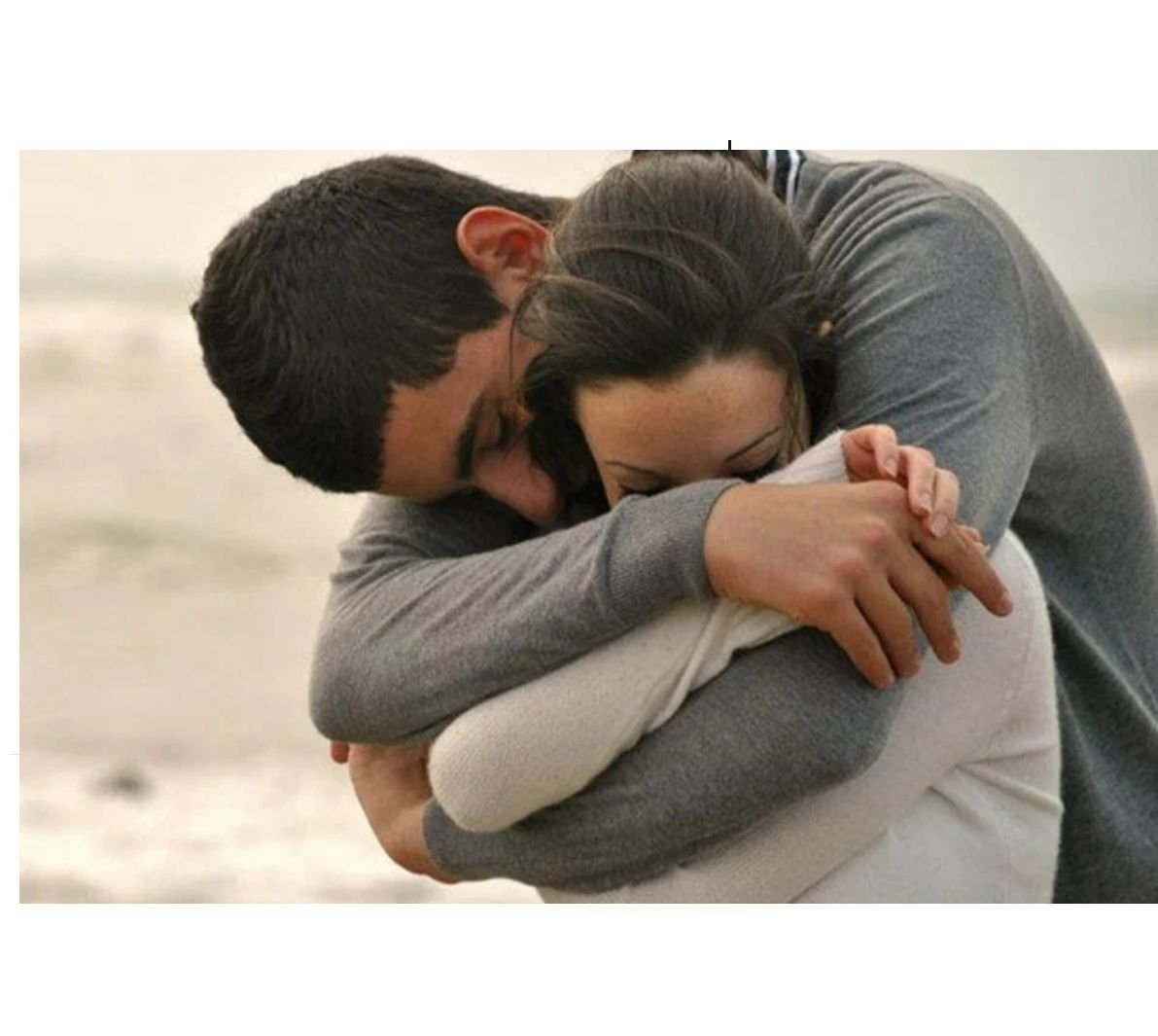 Объятия со спины