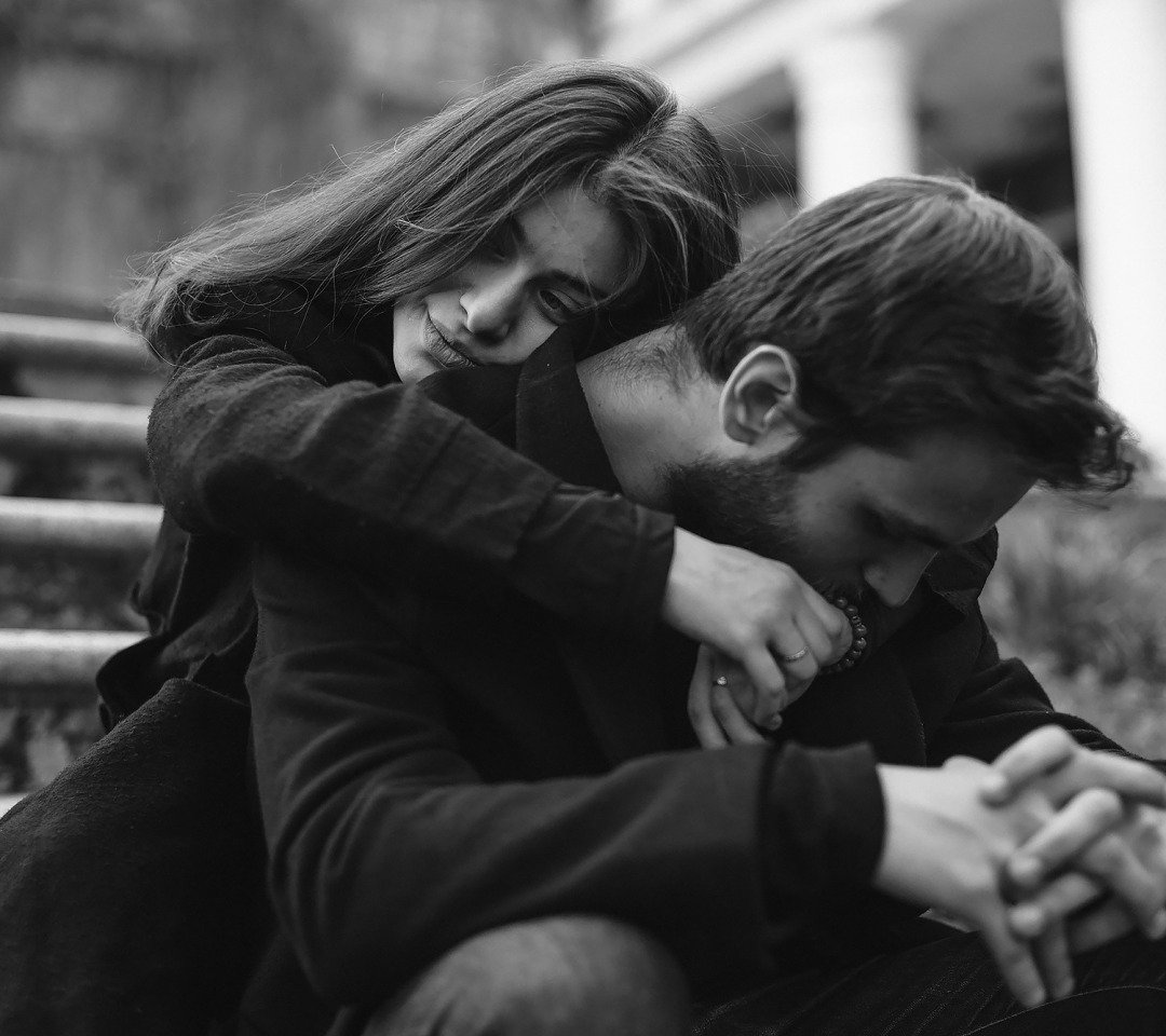 Обнимаю черно белое