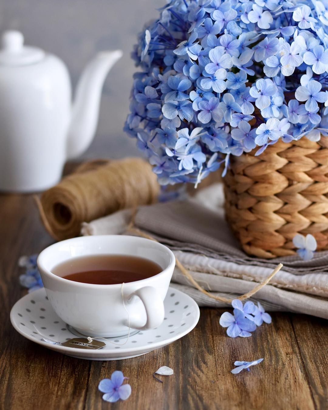 Чашечка кофе с незабудками
