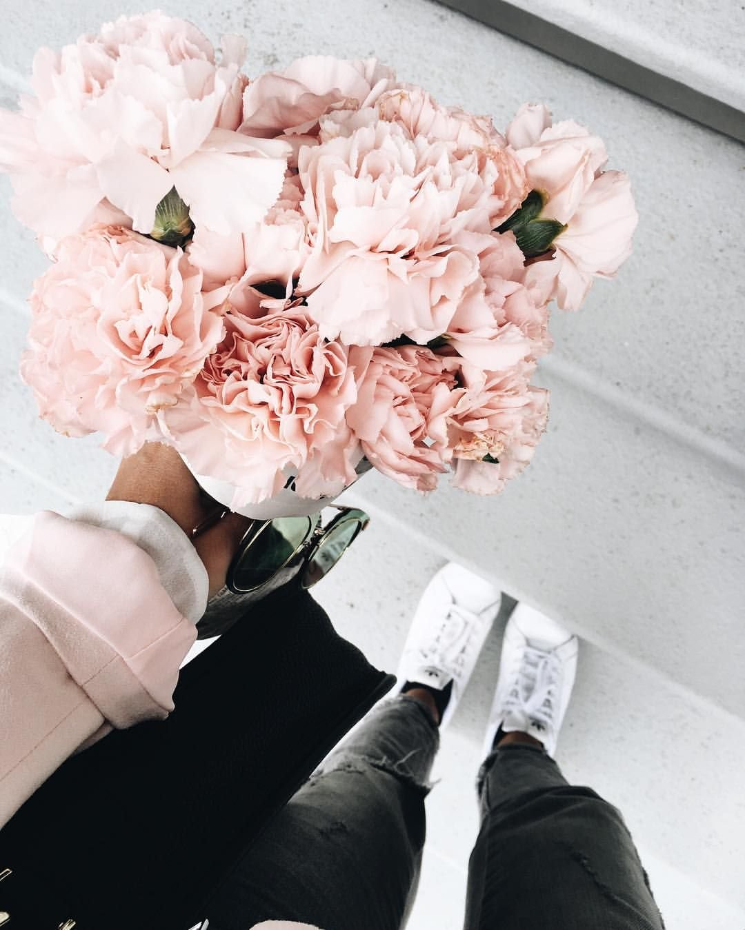 Пионы на ноге