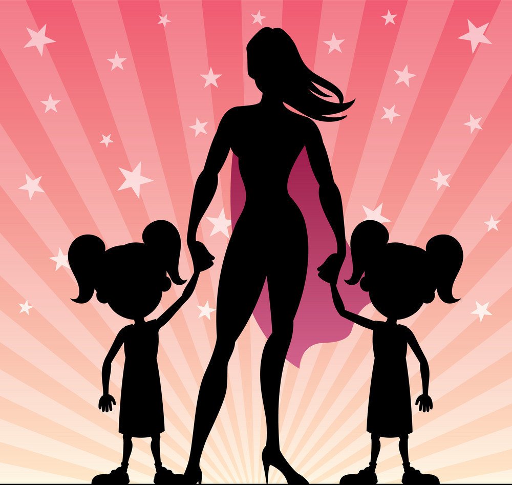 Супер мама с ребенком