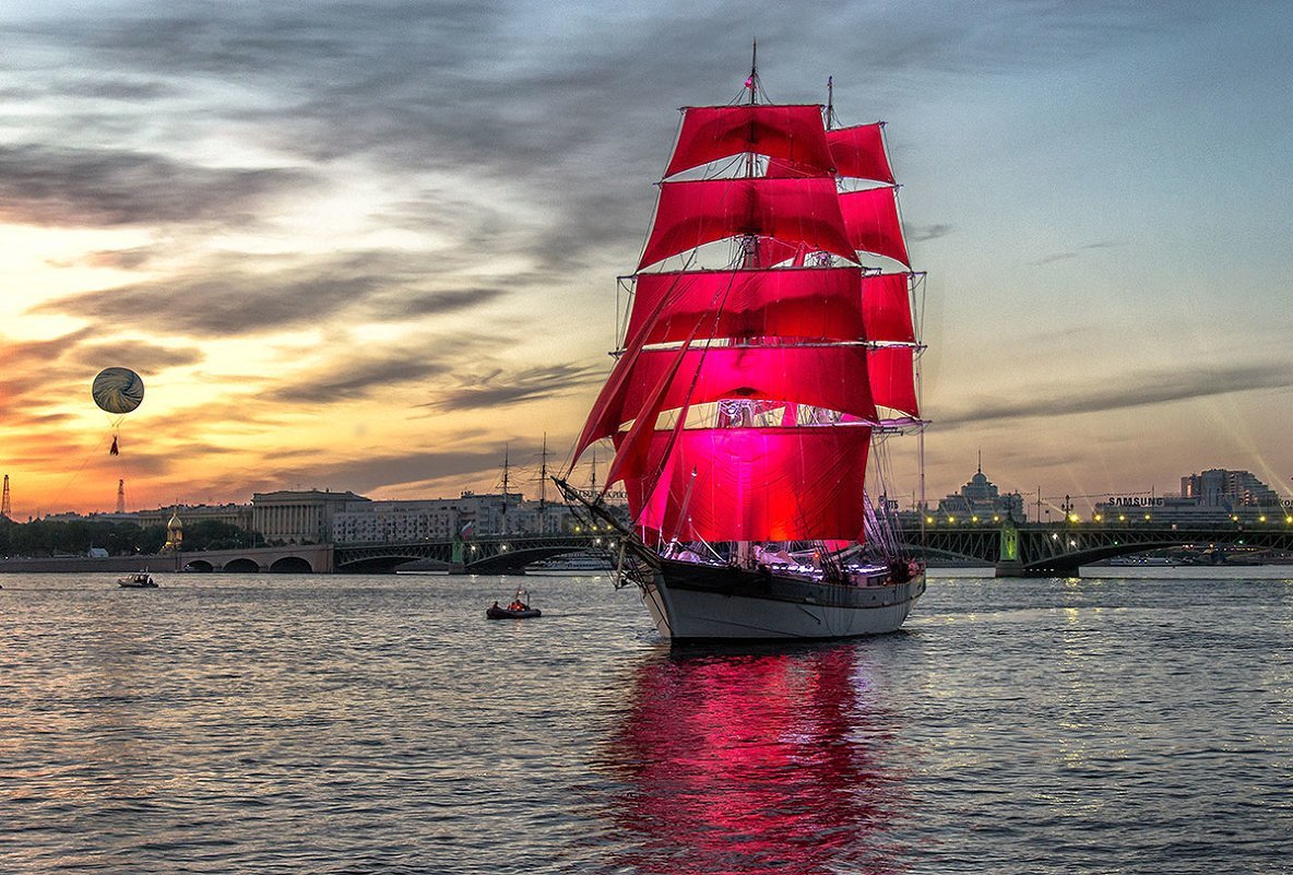 Парусник Алые паруса