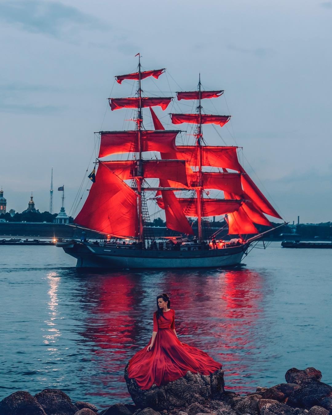 Парусник Алые паруса Питер