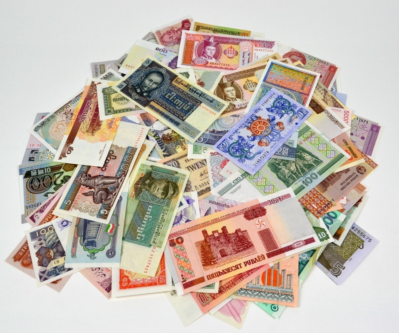 Денежные купюры стран. Бумажные деньги. Деньги разные. Разные купюры. Современные бумажные деньги.