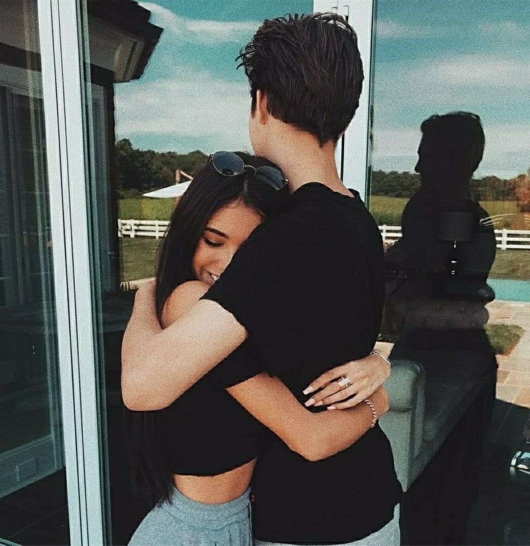 Милые друзья парень и девушка